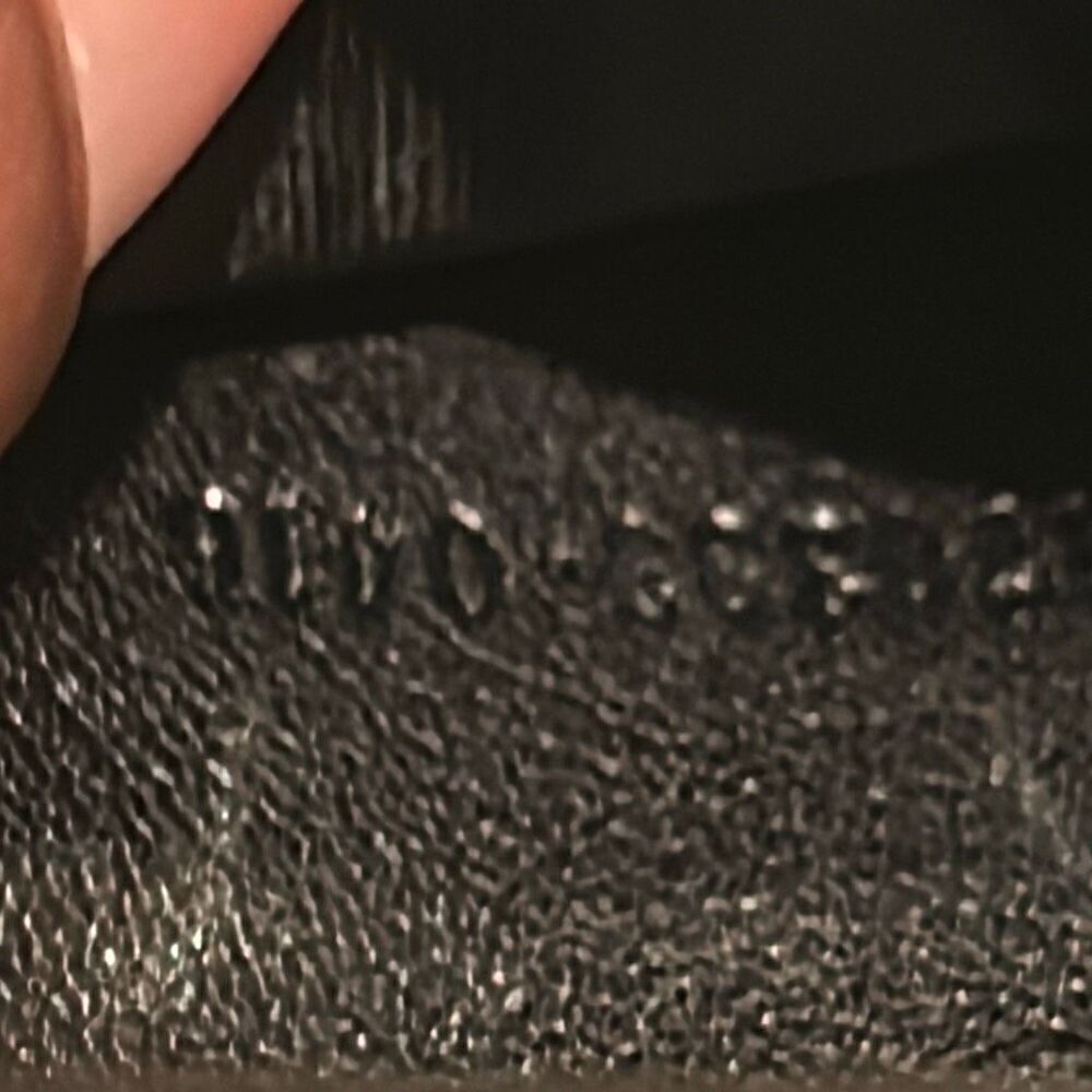 Gucci Foldover Key Holder Card Case Black Leather Script Logo Luxury Minimalist - Picture 9 of 11
